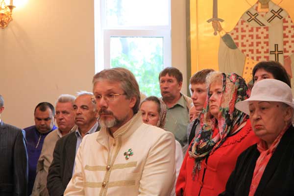 В.В. Бойко-Великий, А.В.Бойко-Великий и заместитель главы Пресненской управы г.Москвы В.П. Незнамов